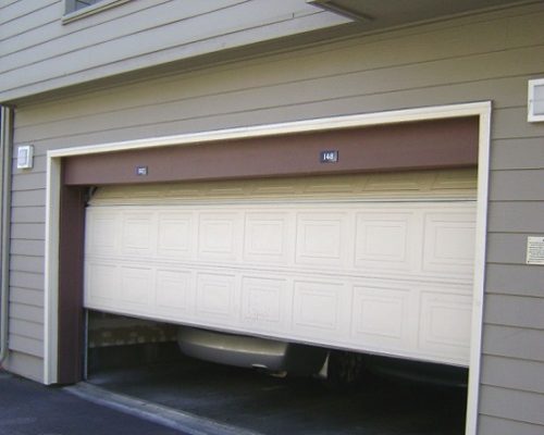 Garage_door_sliding_up.jpg
